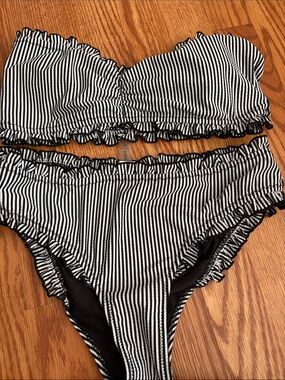 Cupshe Black Swim Top with Printed Logo Tag